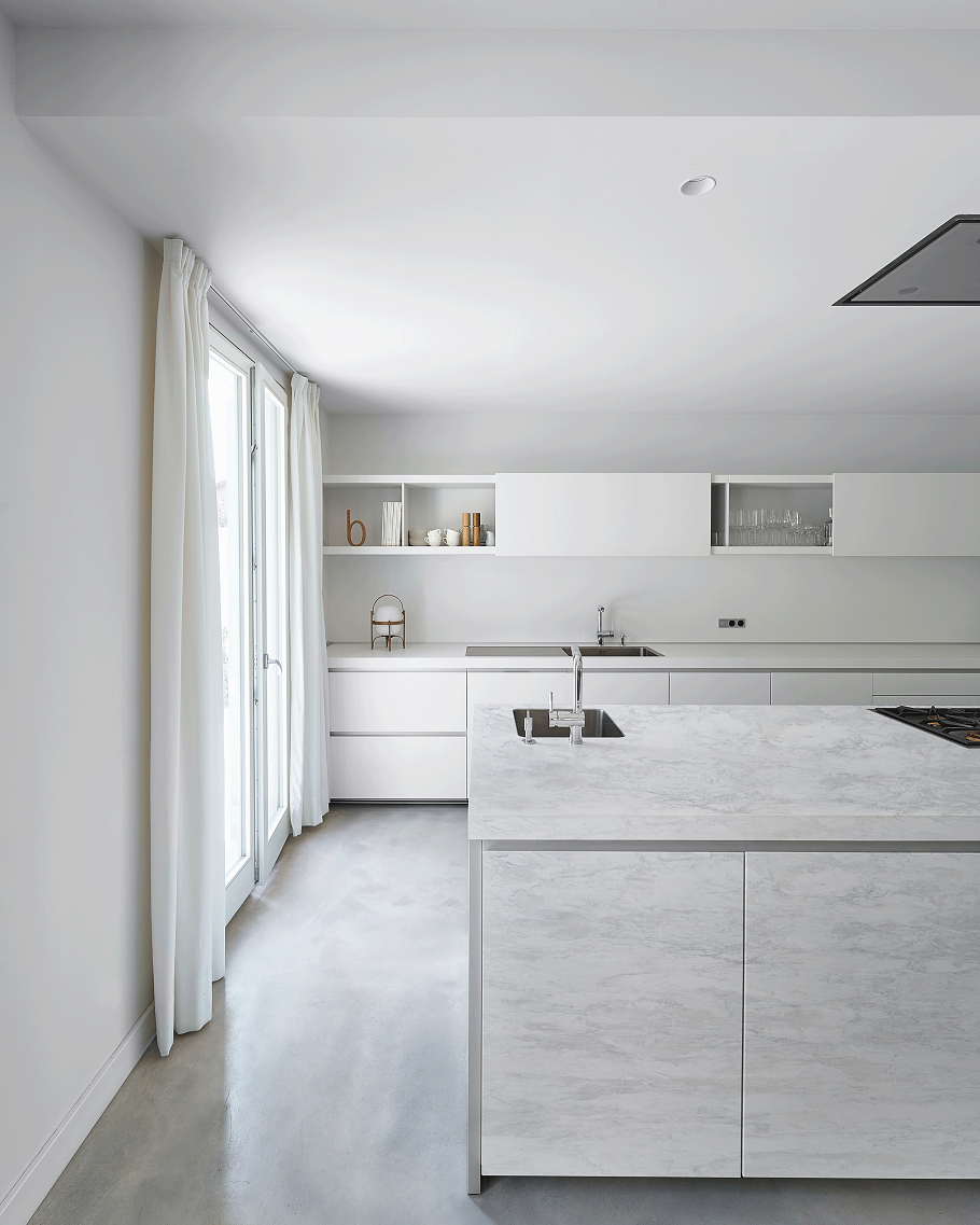 (NEW) Elba White