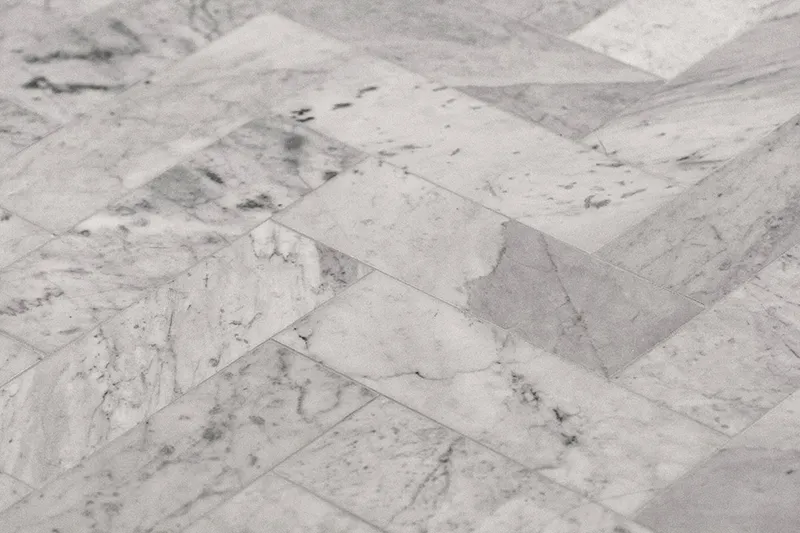 Carrara 4X12 H Honed marble tile 0