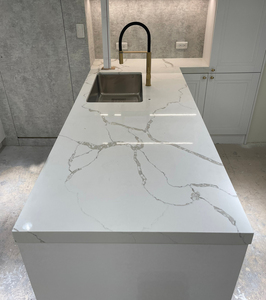 Statuario Eternal 126x63 Polished Quartz Slab 4